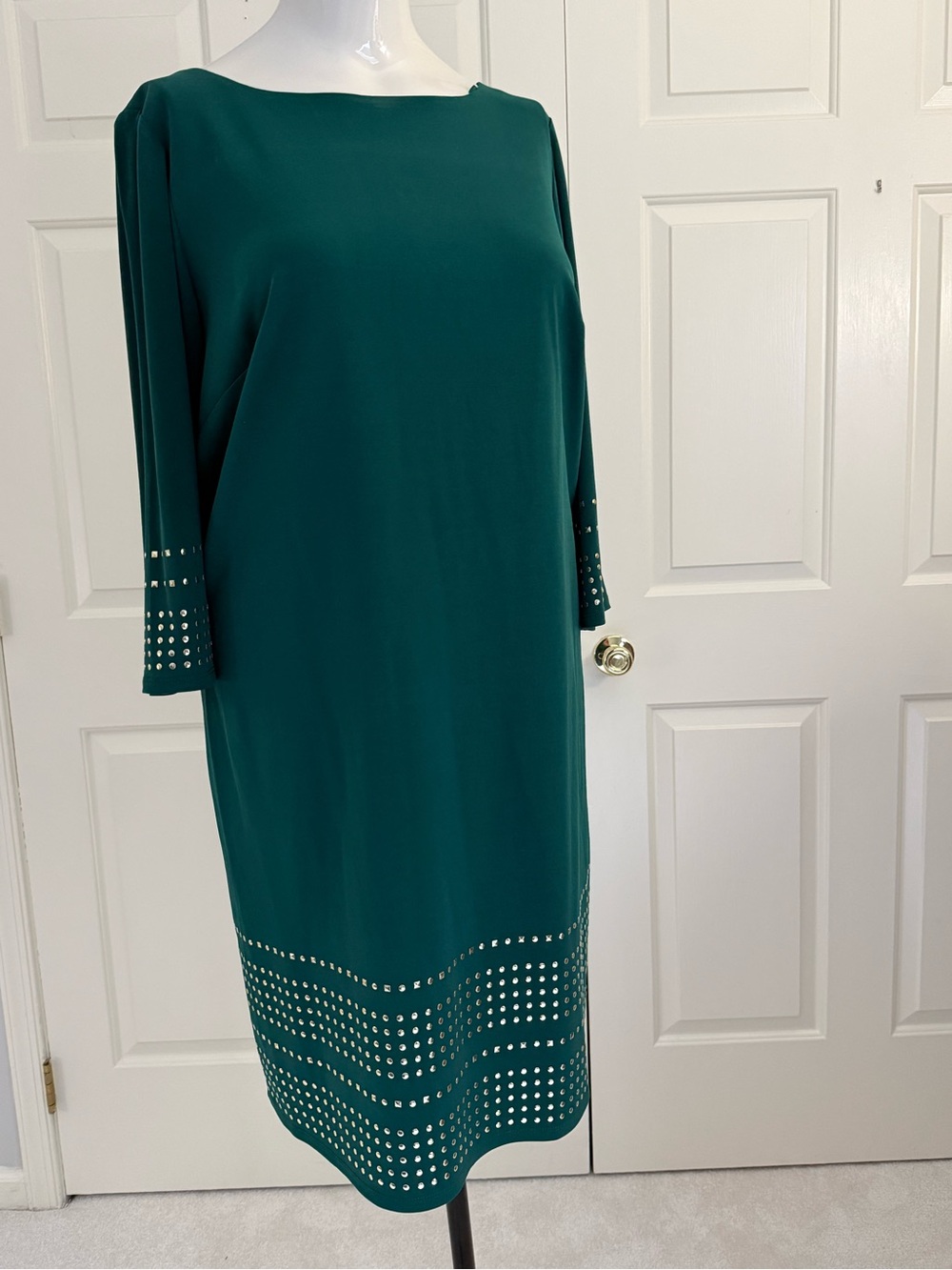 NWT Jessica Howard hunter green Studded Hem & Cuff Midi Dress